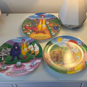 Collectors McDonald's Vibrant Character Plates Set plastic